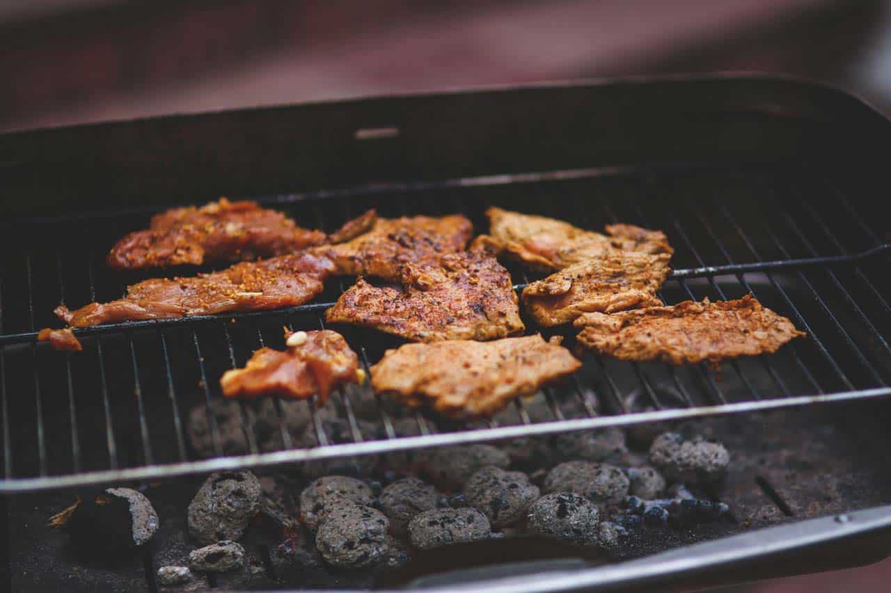 How to cook ribs on a charcoal grill