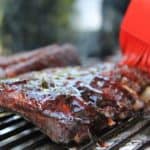 coating ribs in bbq sauce