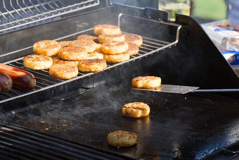 How to clean outlet a flat iron grill