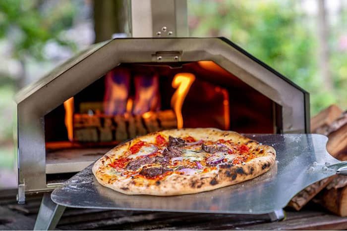 Veroveraar Tochi boom Hangen 7 Best Outdoor Pizza Ovens [Ooni, Napoli Bertello, ilFornino] -  TheOnlineGrill.com