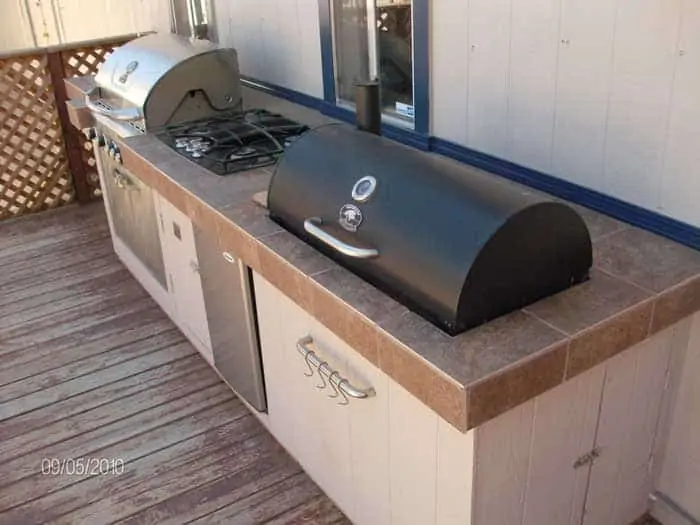 Full-scale grilling counter 2