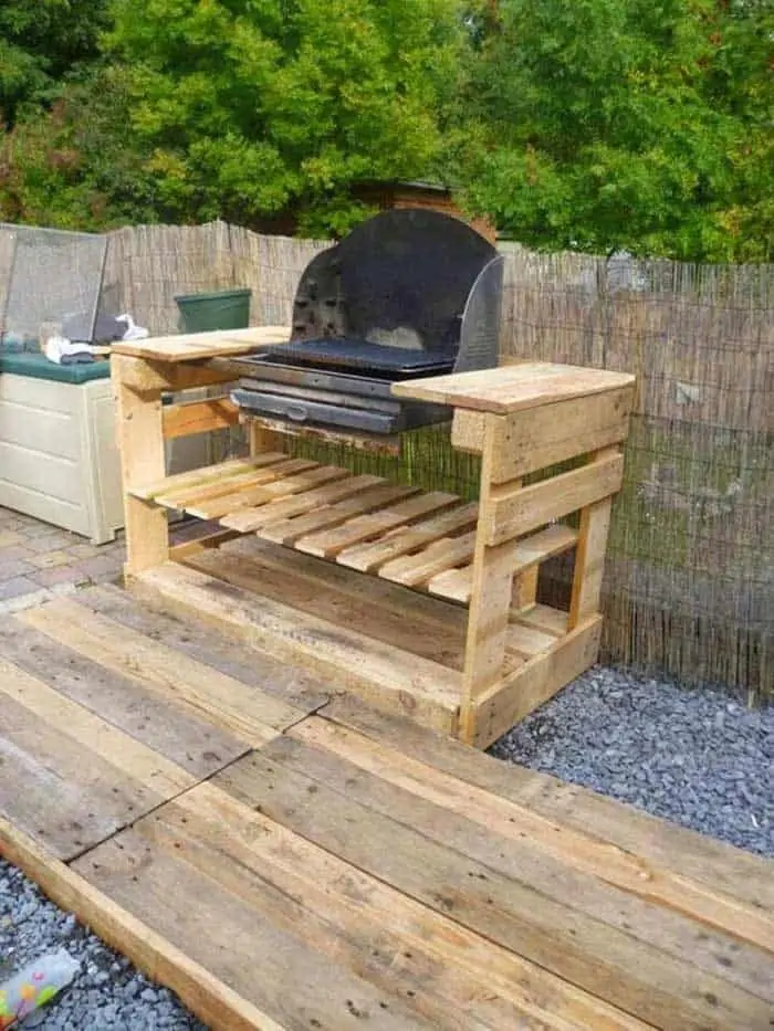 Upcycled Pallet Outdoor Grill 2