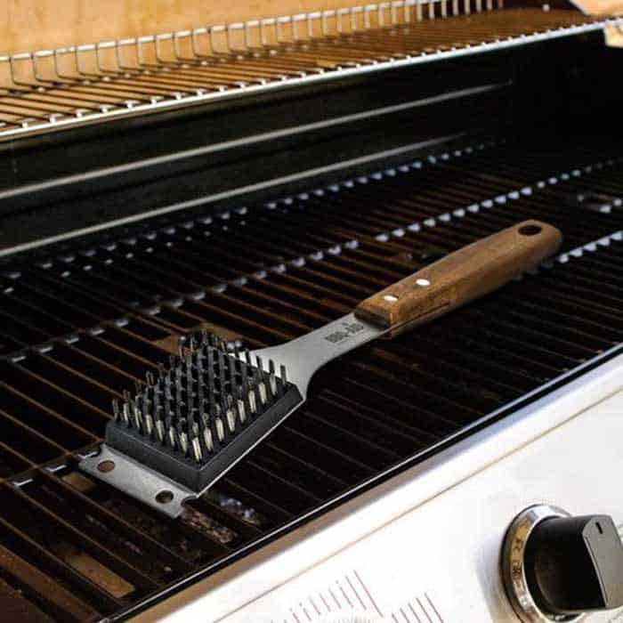 BBQ-Aid Barbecue grill brush and scraper