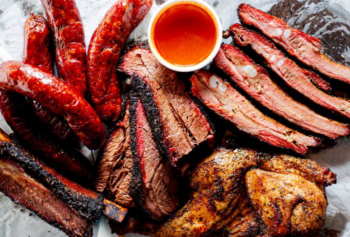 https://theonlinegrill.com/wp-content/uploads/barbecue-smoked-meat-platter.jpg