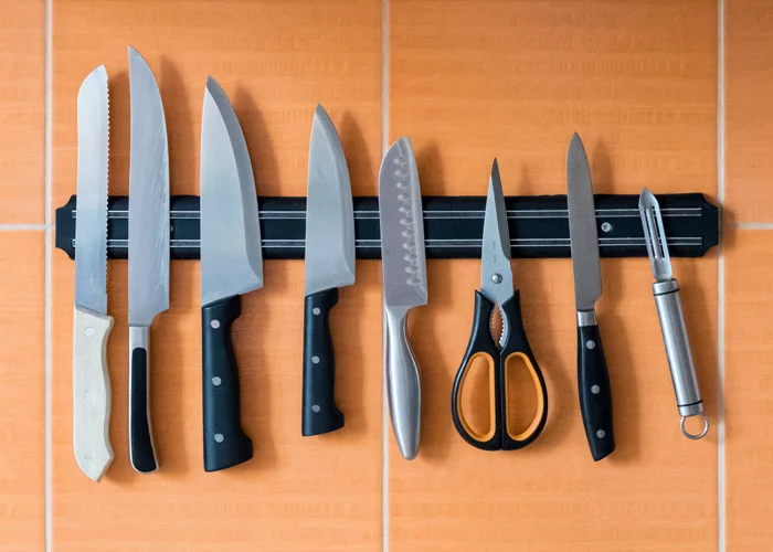 bbq knife set on magnetic strip
