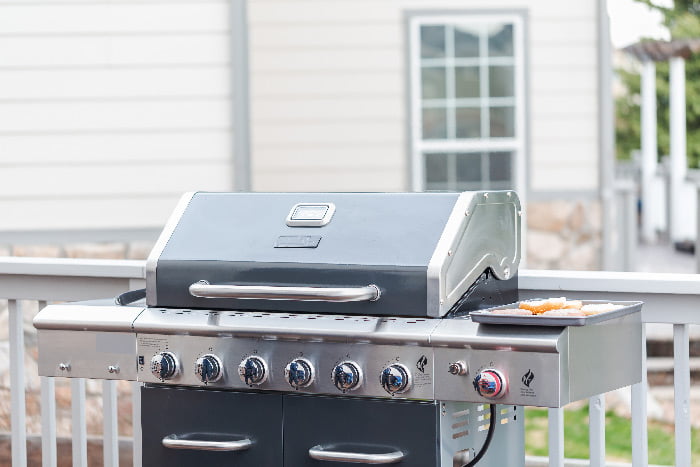 clean propane gas grill