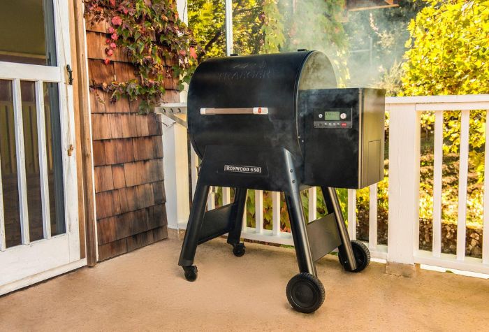 https://theonlinegrill.com/wp-content/uploads/traeger-ironwood-650-review-3.jpg